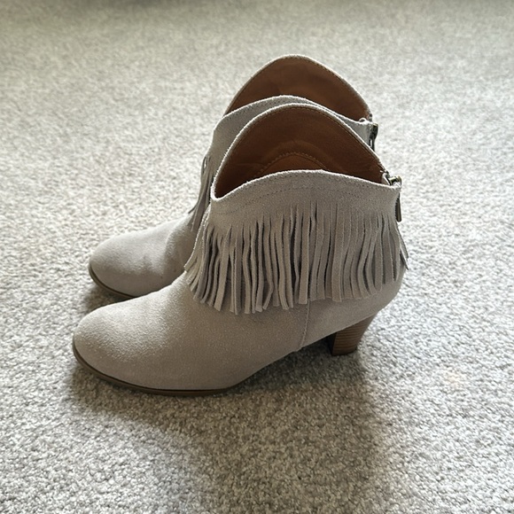 Grey booties - Picture 3 of 7